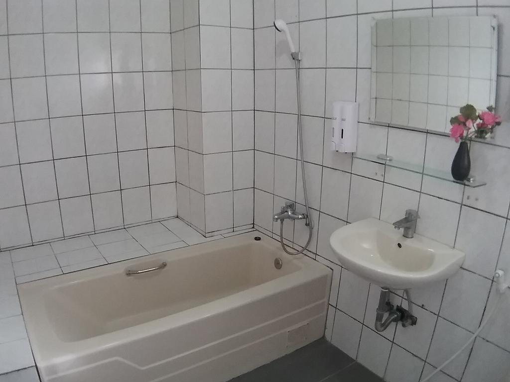 Malaya Guest House Budai Екстер'єр фото